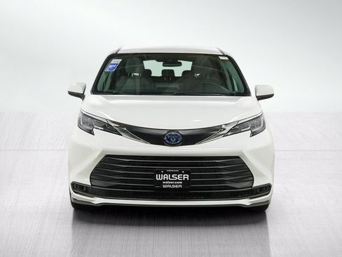 Used 2021 Toyota Sienna LE AWD/4WD image 8