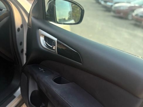 Used 2013 Nissan Pathfinder SV image 20