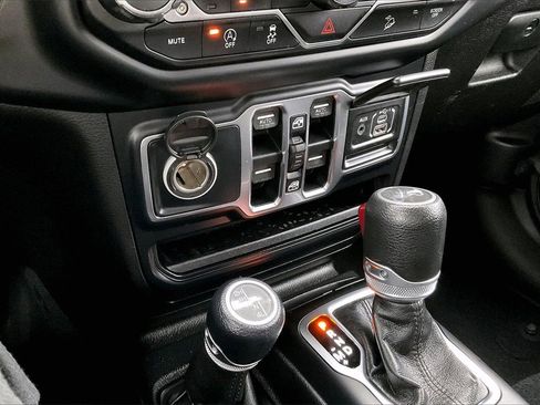 Used 2019 Jeep Wrangler Unlimited Sport S image 16