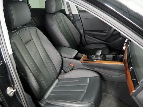 Used 2023 Audi A4 2.0T Premium quattro Sedan AWD/4WD image 2
