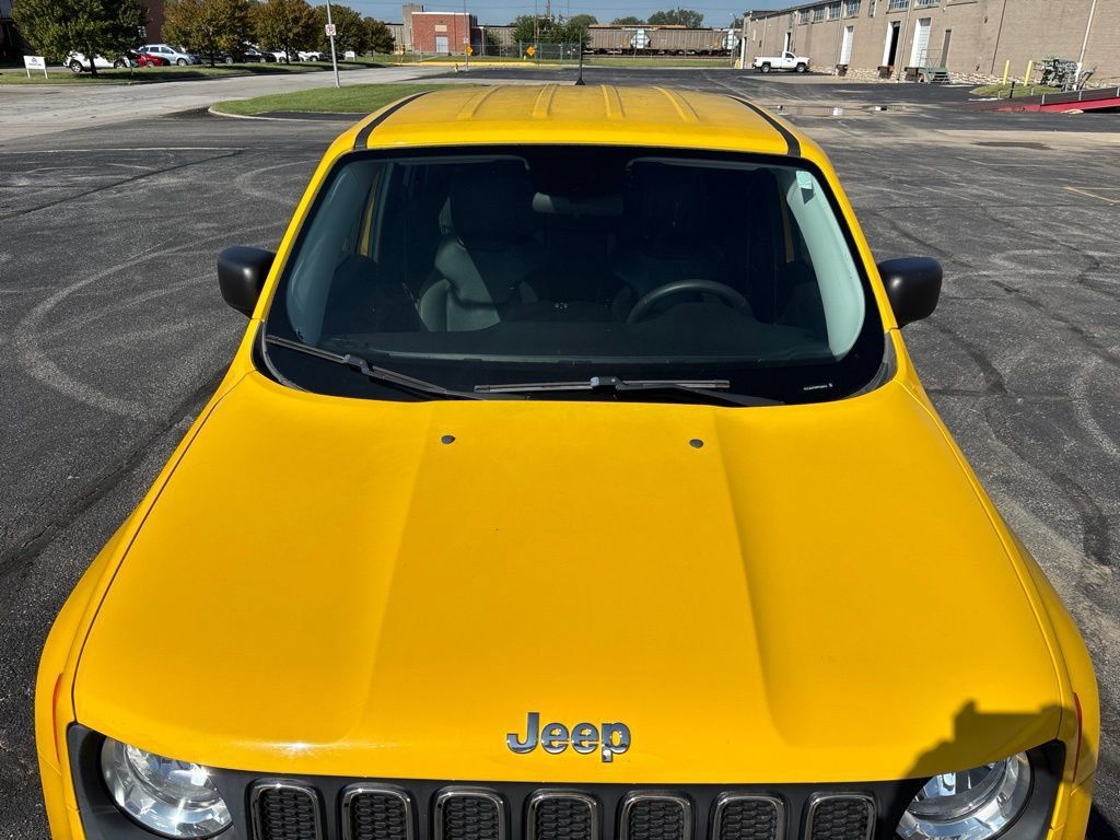 Used 2015 Jeep Renegade Sport w/ Power & Air Group FWD image 8
