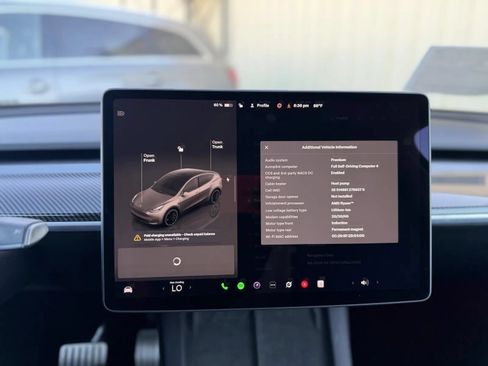 Used 2025 Tesla Model Y Performance AWD/4WD image 29