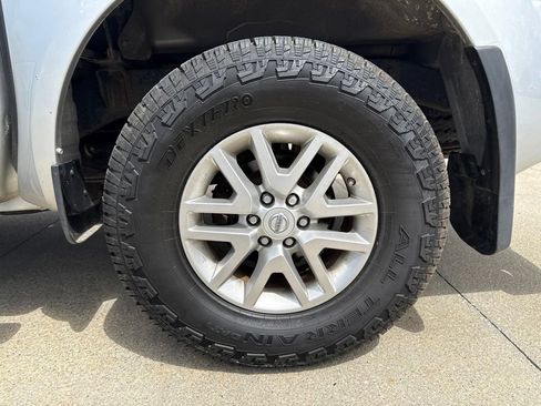 Used 2014 Nissan Frontier SV w/ SV Value Truck Package AWD/4WD image 48