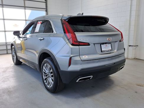 Used 2024 Cadillac XT4 Premium Luxury image 7