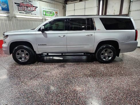 Used 2020 Chevrolet Suburban LT image 4