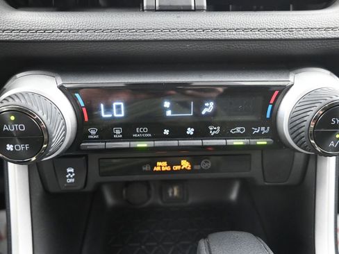 Used 2025 Toyota RAV4 XLE AWD/4WD image 21