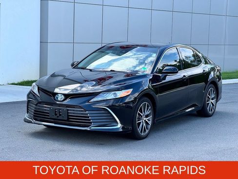 Used 2023 Toyota Camry XLE w/ Cold Weather Package FWD image 2