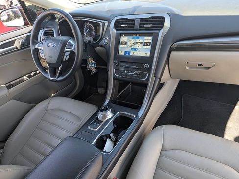 Used 2017 Ford Fusion SE w/ Fusion SE Technology Package FWD image 33