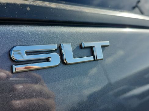 Used 2021 GMC Terrain SLT AWD/4WD image 18