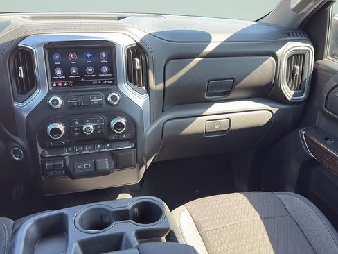 Used 2020 GMC Sierra 1500 SLE w/ SLE Value Package AWD/4WD image 12