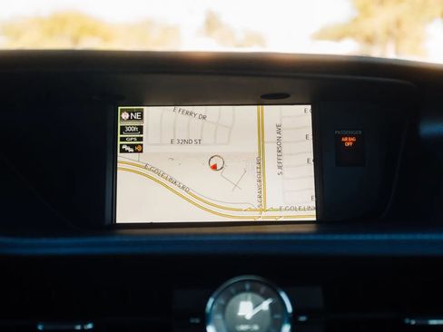 Used 2017 Lexus ES 300h w/ Luxury Package image 26