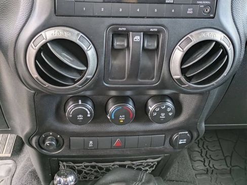 Certified 2018 Jeep Wrangler Sport AWD/4WD image 22