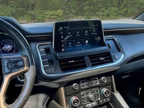 Used 2022 Chevrolet Suburban High Country AWD/4WD image 9