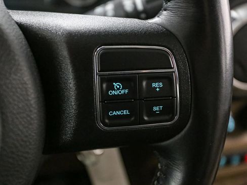 Used 2018 Jeep Wrangler Unlimited Rubicon w/ Dual Top Group image 32