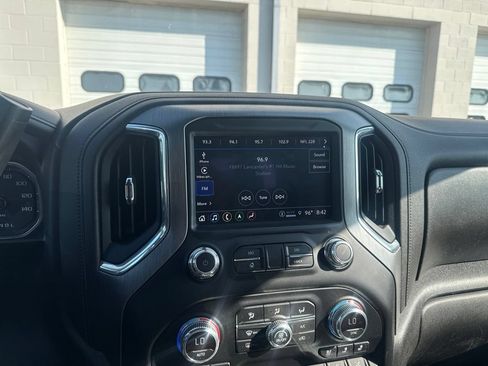 Used 2022 GMC Sierra 1500 Denali w/ Denali Premium Package AWD/4WD image 13