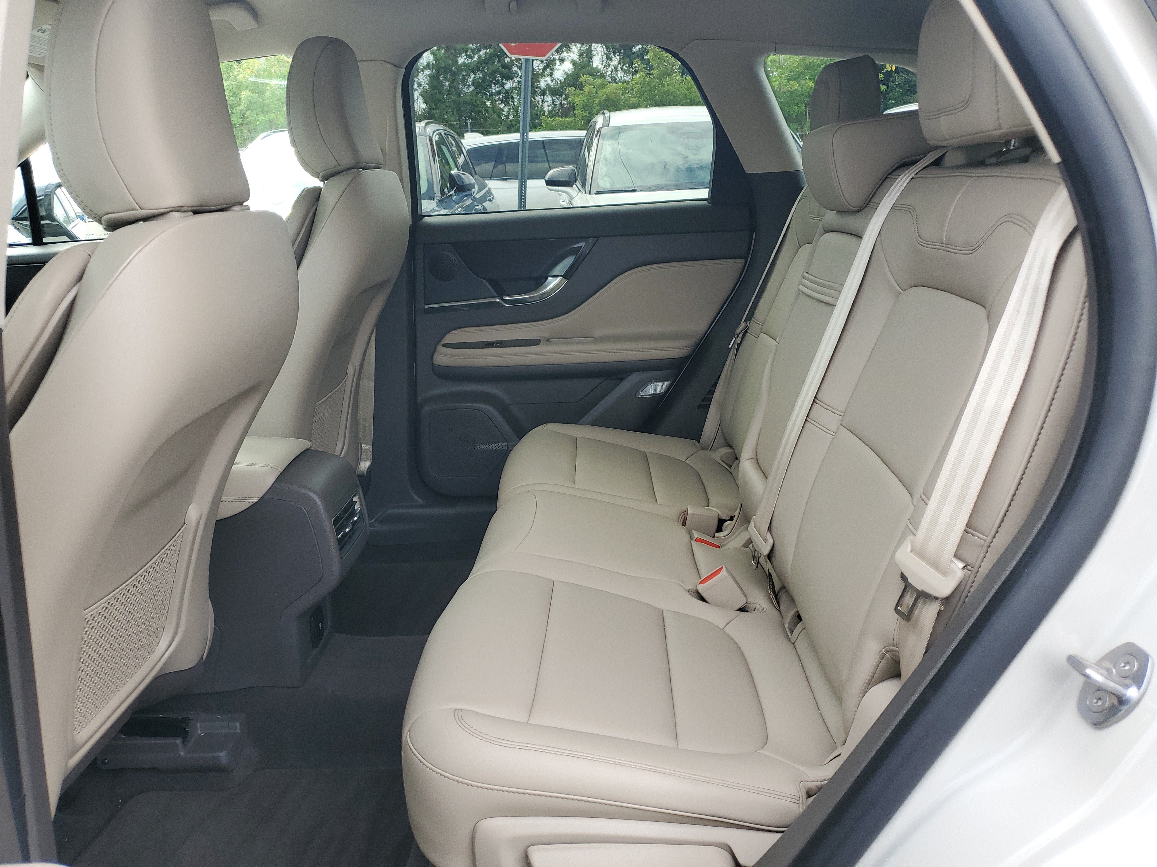 Used 2024 Lincoln Corsair FWD image 10