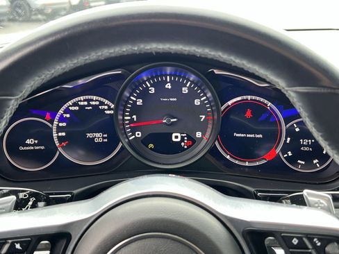 Used 2018 Porsche Panamera 4 image 17