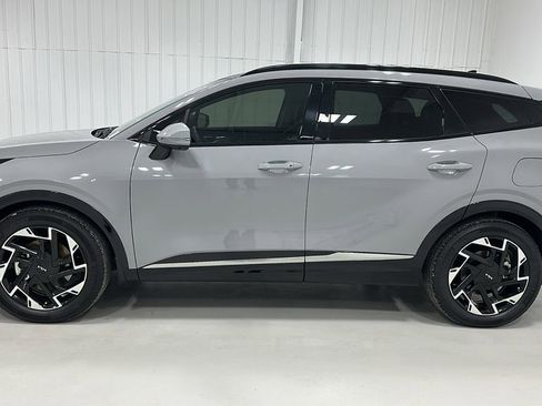 Used 2025 Kia Sportage SX image 2
