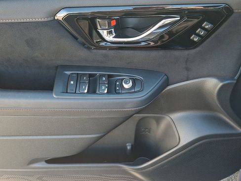 Used 2025 Subaru Forester Touring image 12