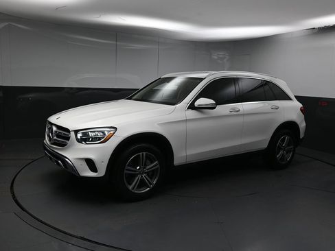 Used 2021 Mercedes-Benz GLC 300 image 4