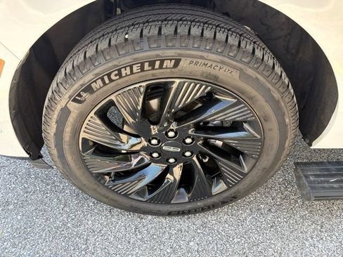 Used 2025 Lincoln Navigator Reserve w/ Jet Appearance Package AWD/4WD image 36