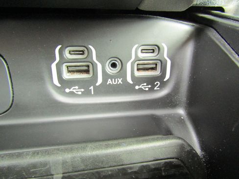 Used 2019 RAM 1500 Laramie image 36