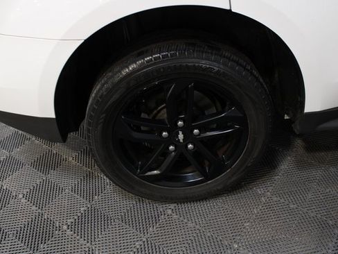 Used 2017 Chevrolet Equinox LT w/ Sport Edition image 21