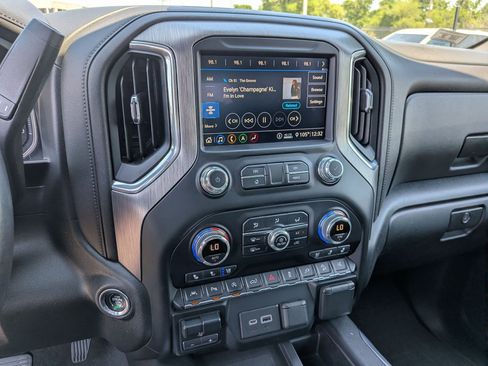 Certified 2020 GMC Sierra 1500 Denali w/ Denali Ultimate Package AWD/4WD image 12