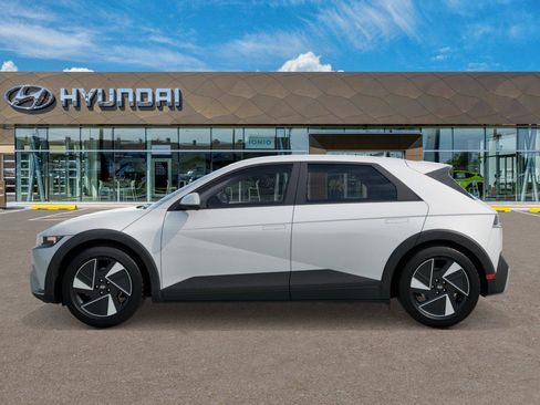 New 2026 Hyundai Ioniq 5 SEL RWD image 3