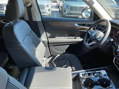 New 2026 Volkswagen Atlas SE image 30