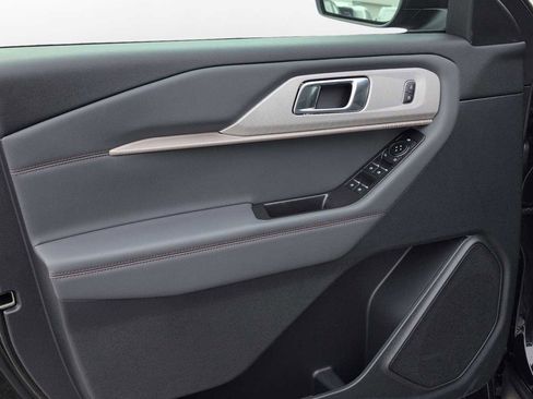 New 2026 Ford Explorer Active RWD image 10