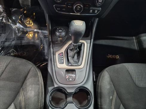 Used 2016 Jeep Cherokee Latitude w/ Comfort & Sound Group image 15