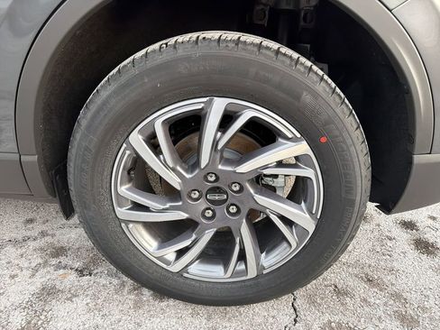 New 2026 Lincoln Corsair Premiere image 13