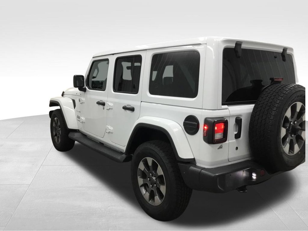 Used 2018 Jeep Wrangler Unlimited Sahara AWD/4WD image 32