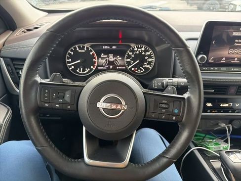 Used 2023 Nissan Rogue SV w/ SV Premium B Package image 9