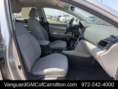 Used 2020 Hyundai Elantra SE FWD image 28
