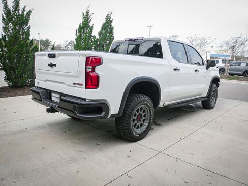 Used 2024 Chevrolet Silverado 1500 ZR2 image 10