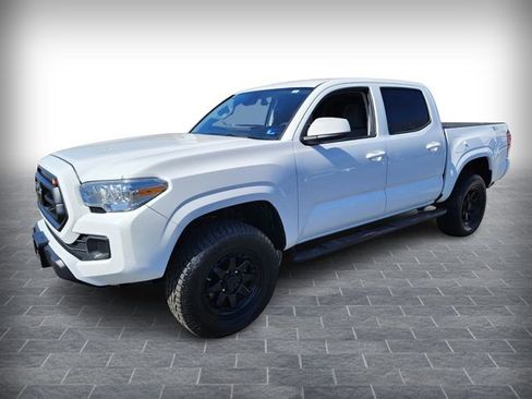 Used 2023 Toyota Tacoma SR image 3