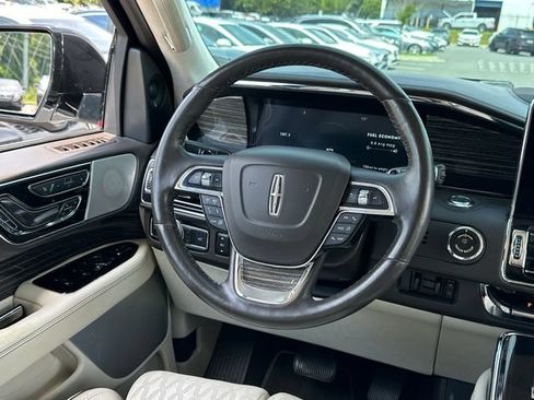 Used 2021 Lincoln Navigator Black Label w/ Special Edition Package AWD/4WD image 18