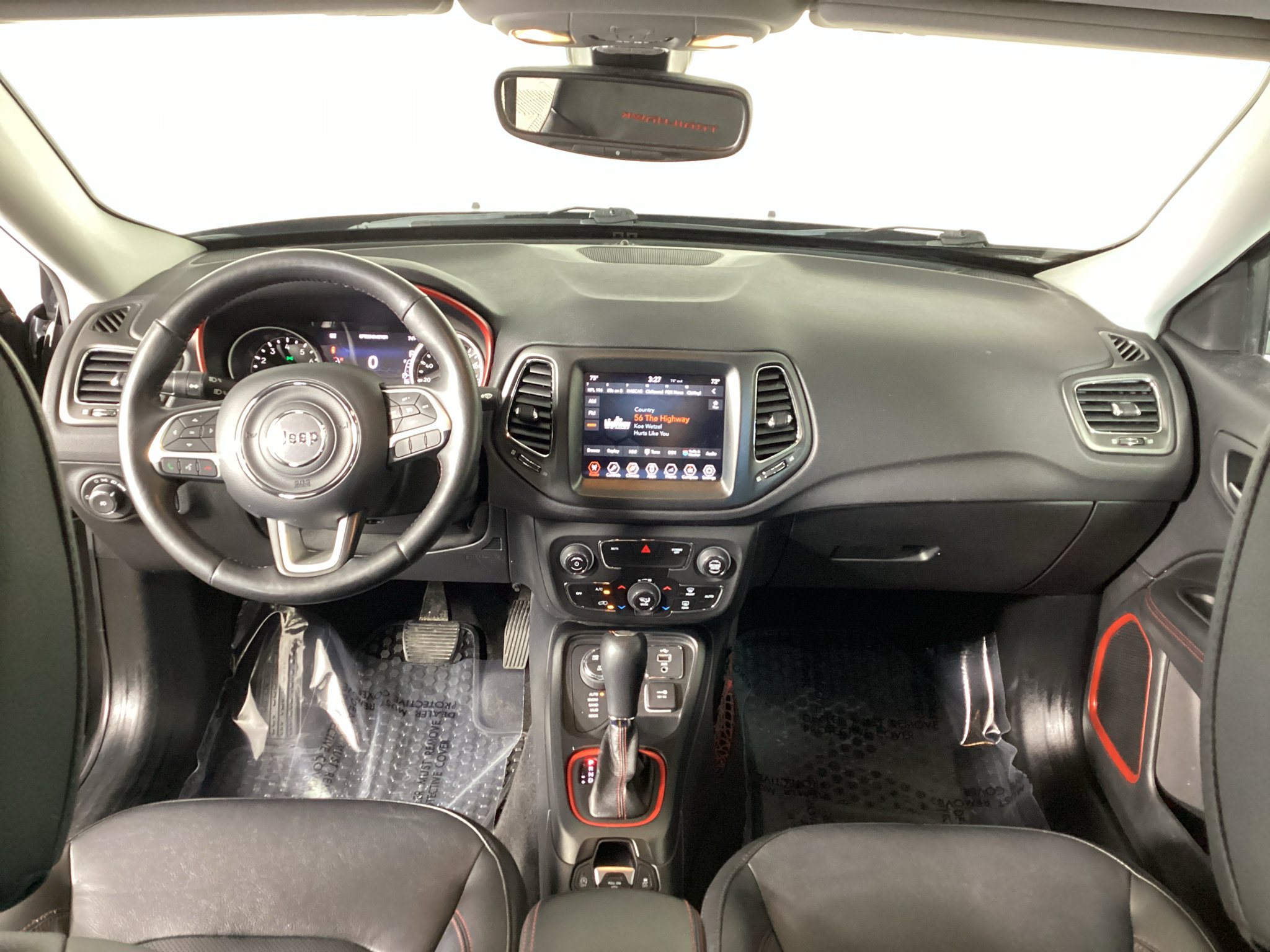 Used 2018 Jeep Compass Trailhawk w/ Leather Interior Group AWD/4WD image 17