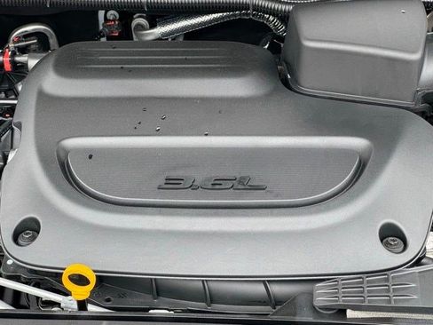 New 2027 Chrysler Pacifica Select FWD image 42
