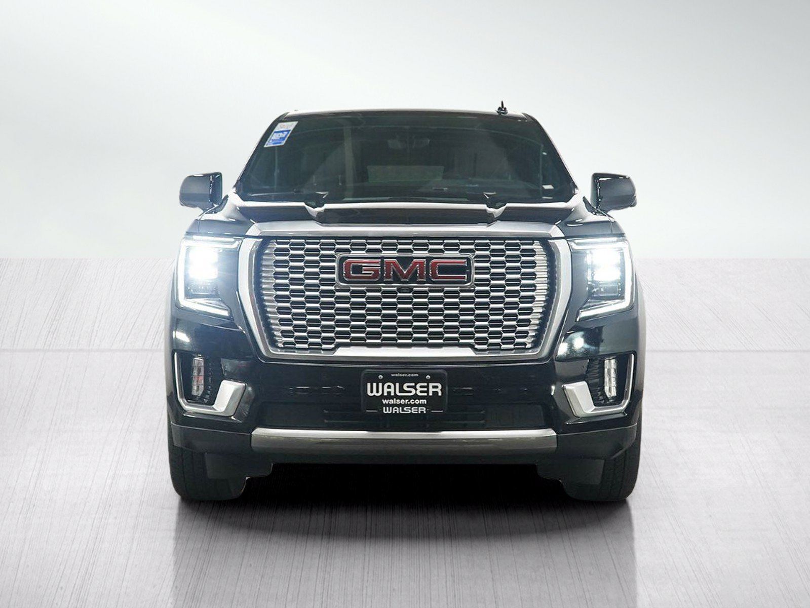 Used 2021 GMC Yukon XL Denali w/ Denali Premium Package AWD/4WD image 8