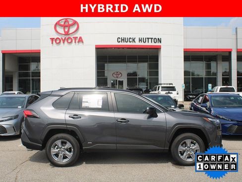 Used 2025 Toyota RAV4 LE AWD/4WD image 1