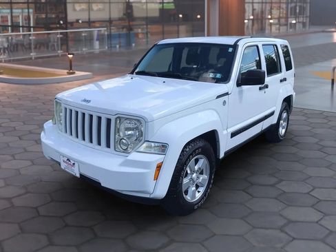 Used 2012 Jeep Liberty Sport AWD/4WD image 6