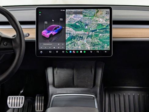 Used 2022 Tesla Model Y Performance AWD/4WD image 26