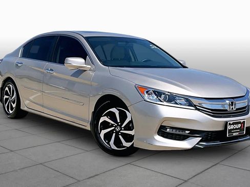 Used 2016 Honda Accord EX image 3