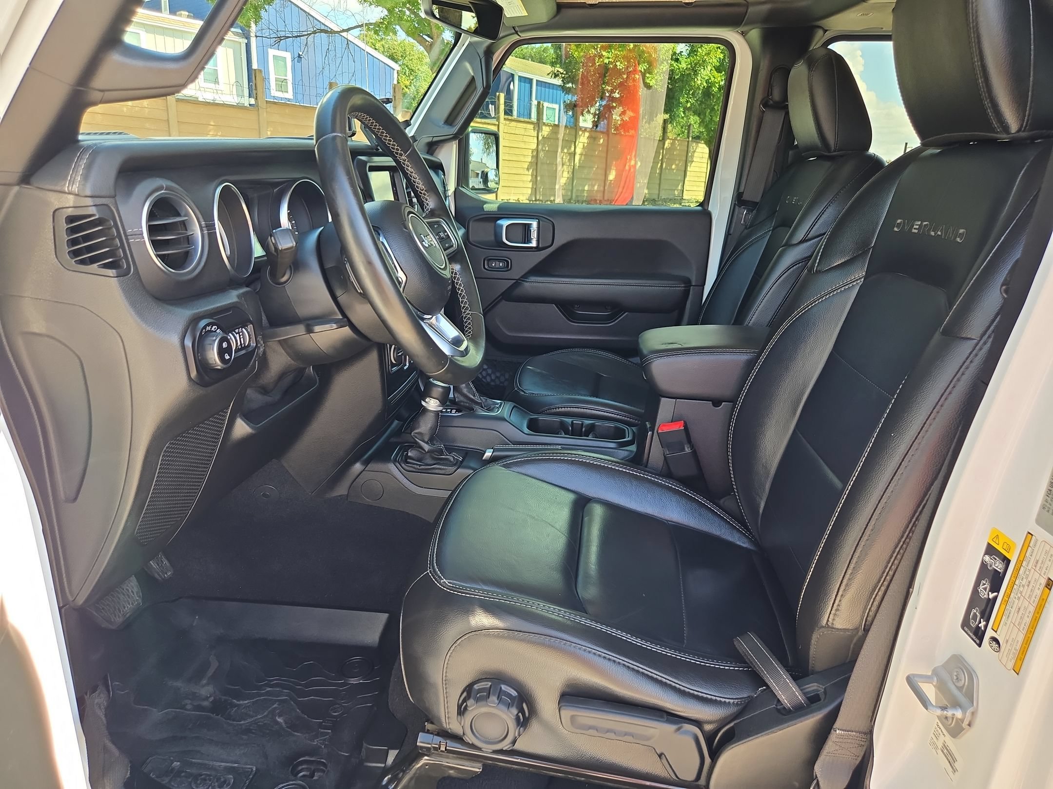 Used 2020 Jeep Gladiator Overland AWD/4WD image 9