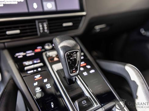 Used 2019 Porsche Cayenne S image 33