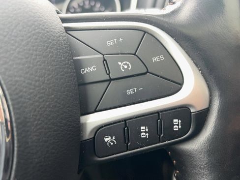 Used 2020 Jeep Compass Latitude image 36