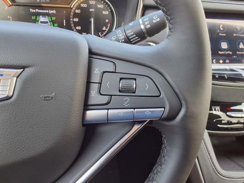 New 2025 Cadillac XT6 Luxury image 36